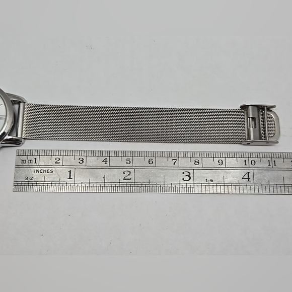 Womens Timex Uptown Chic Watch Silver Mesh New Battery T2N683 Classics Dress - Picture 7 of 9